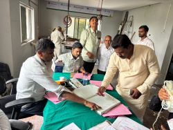A grand blood donation camp was organized by friends and family on the occasion of the birthday of social activist Shri Rashid Nayakwadi awarded the State Level Addiction Relief Ambassador Award