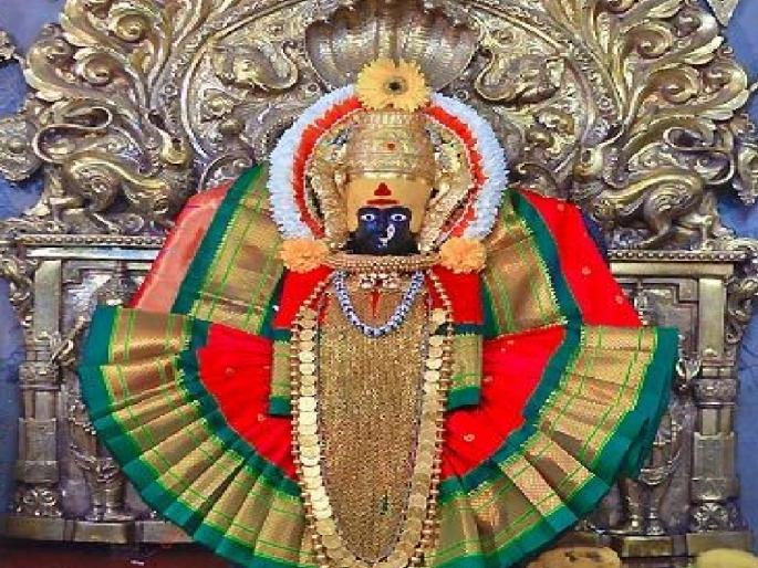 A week in advance devotees throng Ambabai Temple with Diw