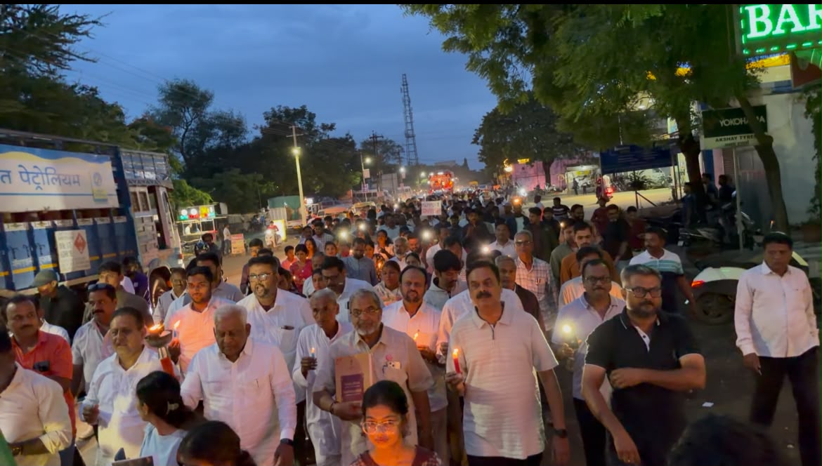 All party candle march in Jaysingpur