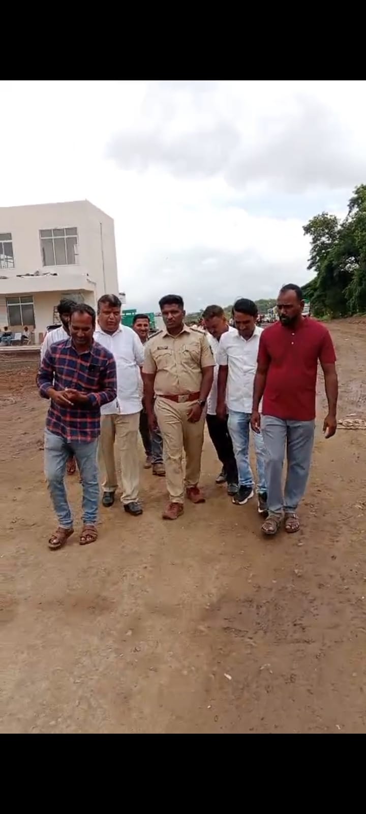 Shiv Sena threatens protest in Kolhapur against the mandatory