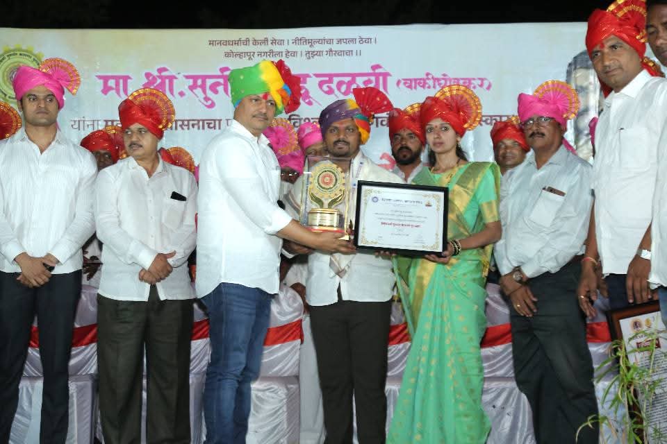 Sunil Dalvi felicitated for his award