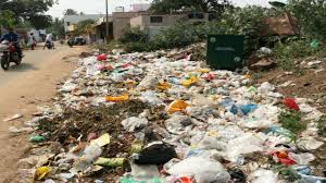 Fine for traders using plastic and throwing garbage in the open