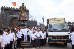 27 tempos of relief materials sent to Marathwada