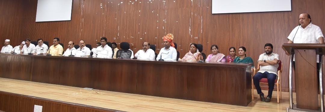 5 000 workers march to Pune for NCP anniversary