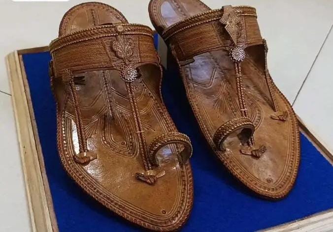 Kolhapuri slippers directly to Italy