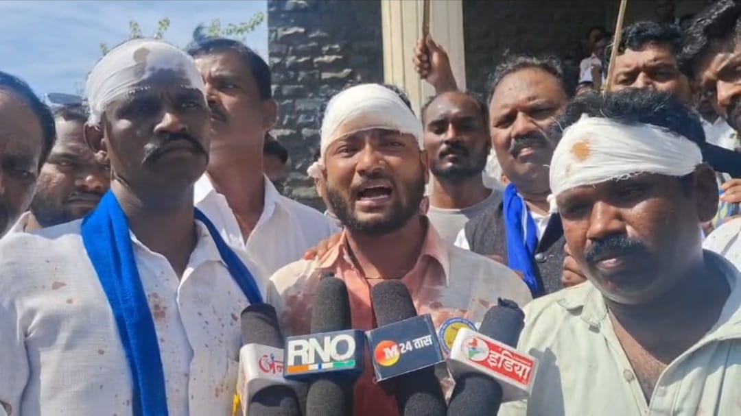 Protest march for Annabhau Sathe statue in Islampur