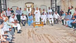 Answer who set the fire