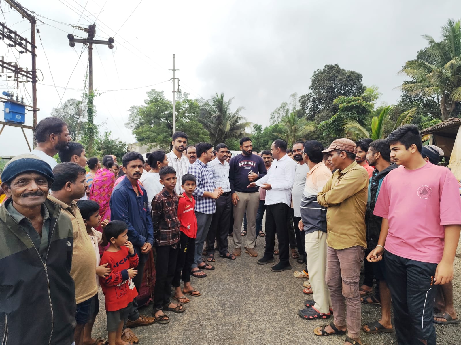 The son of the land in the present is in an aggressive role