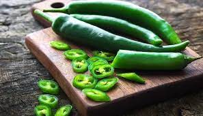 Eating green chillies in winter has tremendous benefits