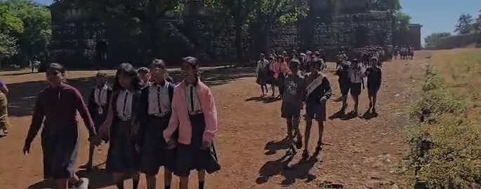 Panhalgad Housefull due to educational trips