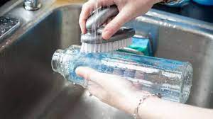 Difficult to clean water bottles Read these kitchen hacks