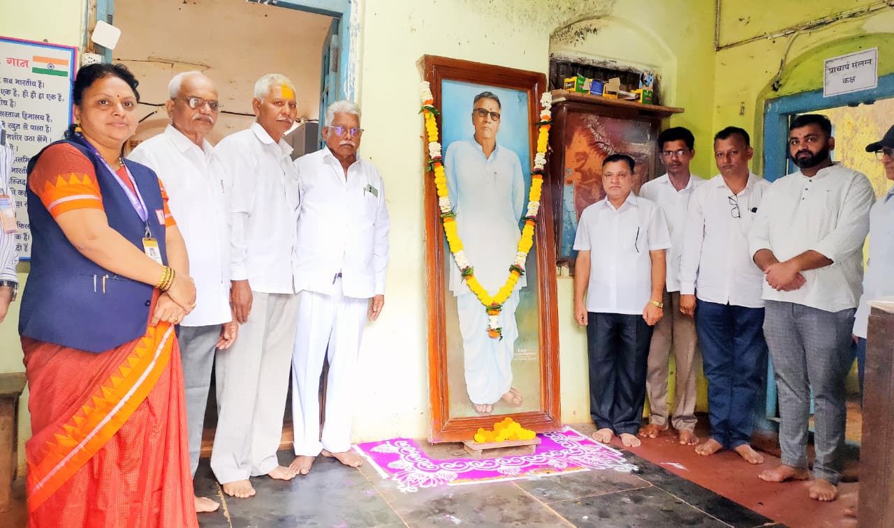 Venkatrao School pays tribute to late