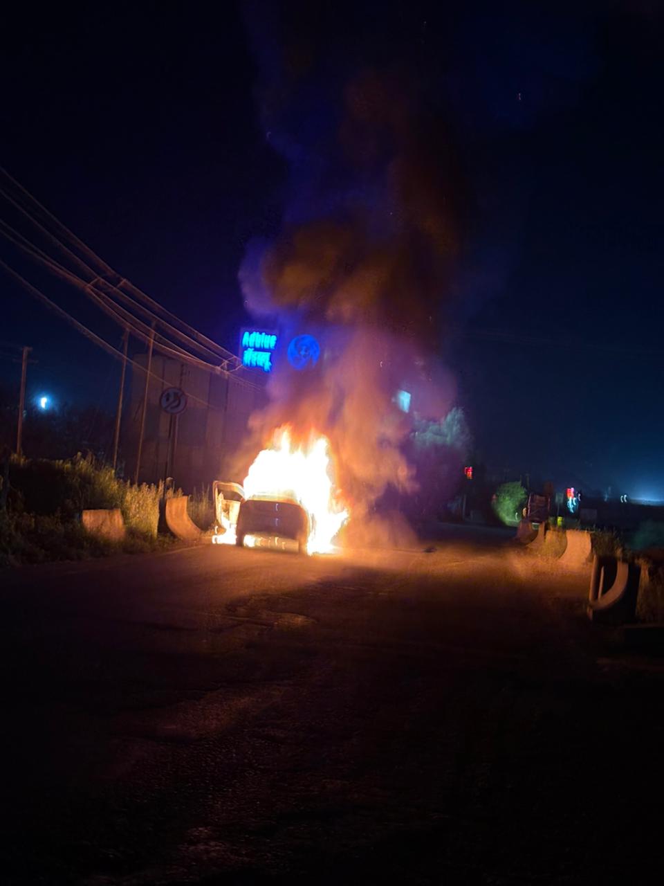 Massive fire breaks out in a four wheeler at Ambap Phata