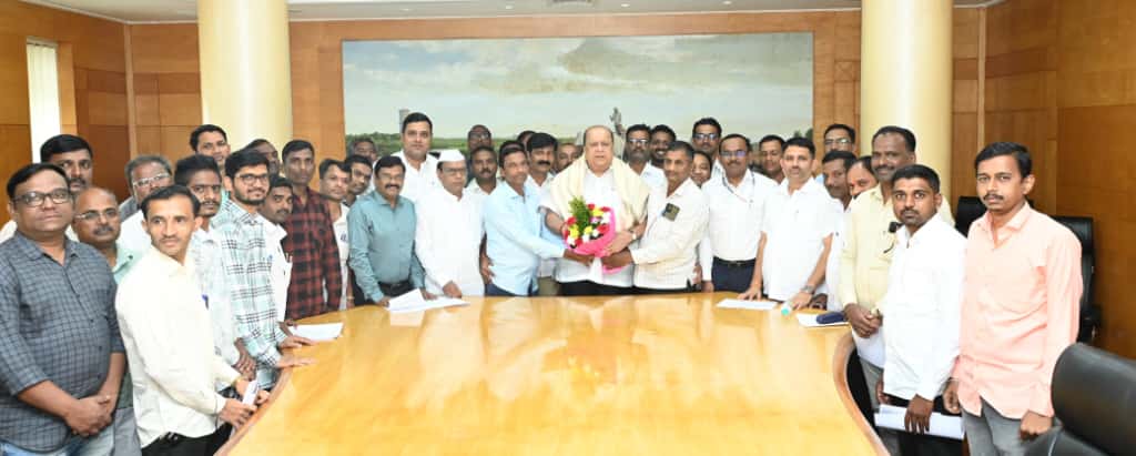 Minister Hasan Mushrif issues appointment orders to 37 group