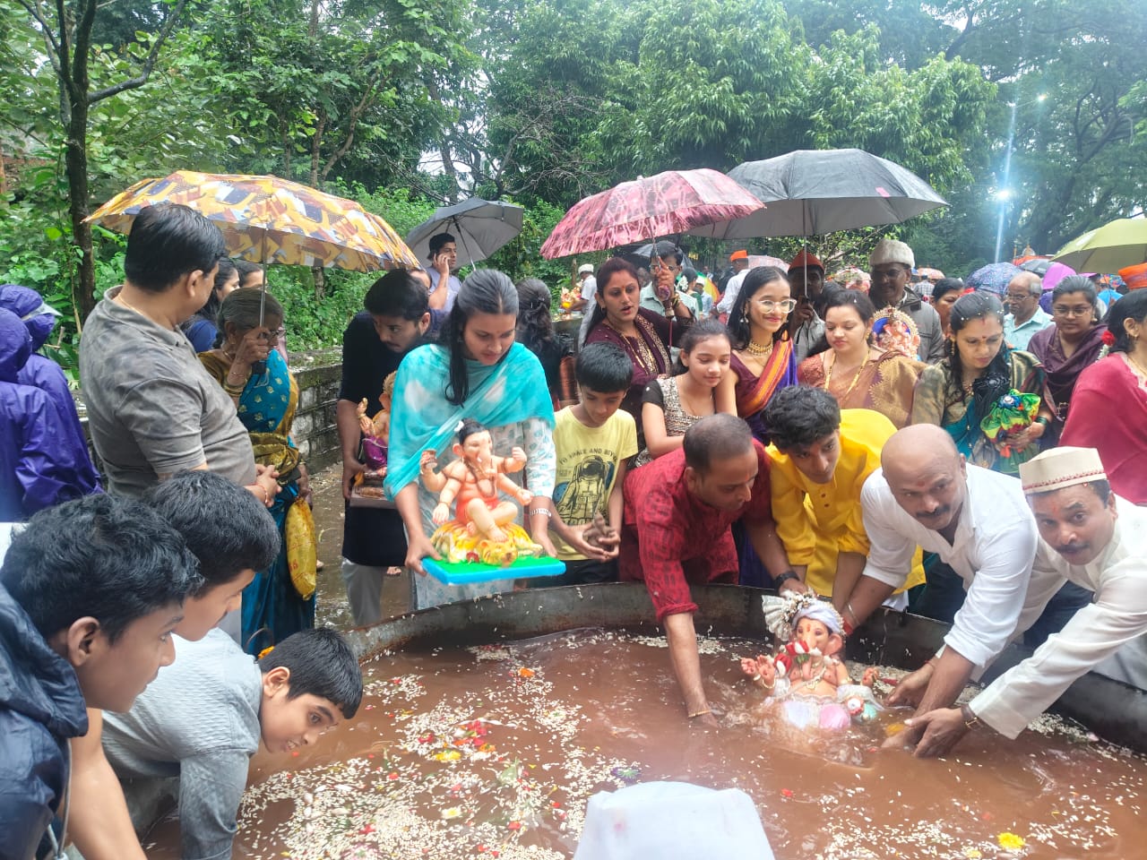 Emotional farewell to Ganesha in Kalamba area