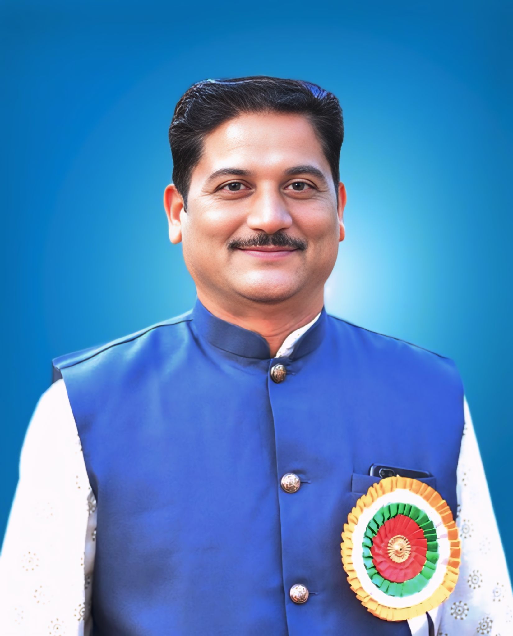 Ajra College Vice Principal Dilip Sankpal receives Ideal Teacher Award