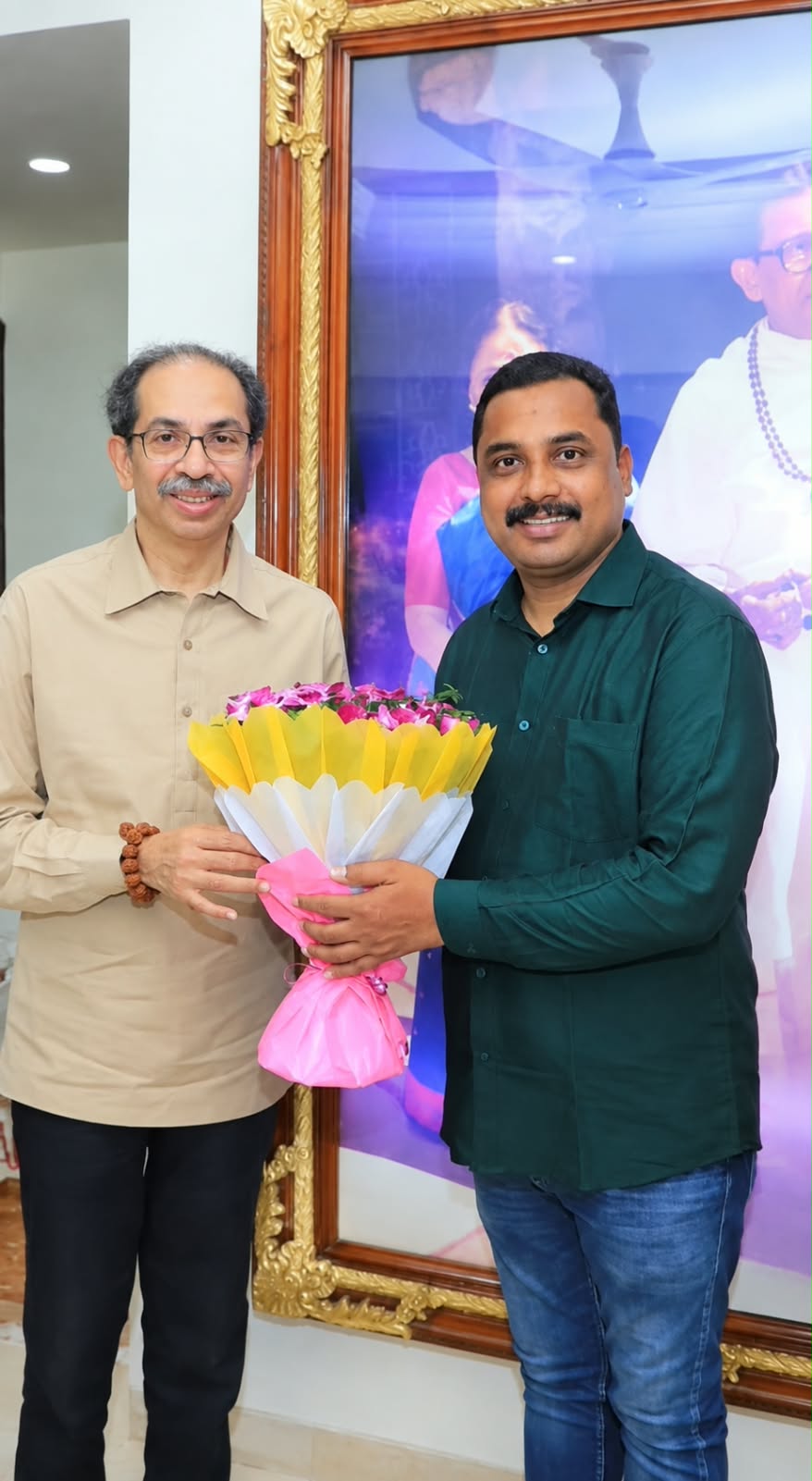 Prakash Patil receives Uddhav Thackeray