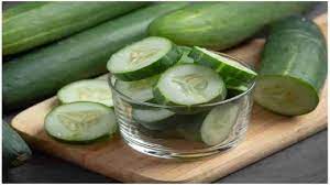 Use cucumber spray in summer make it at home