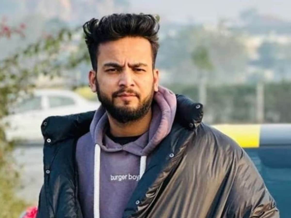 Shooting outside YouTuber Elvish Yadavs house