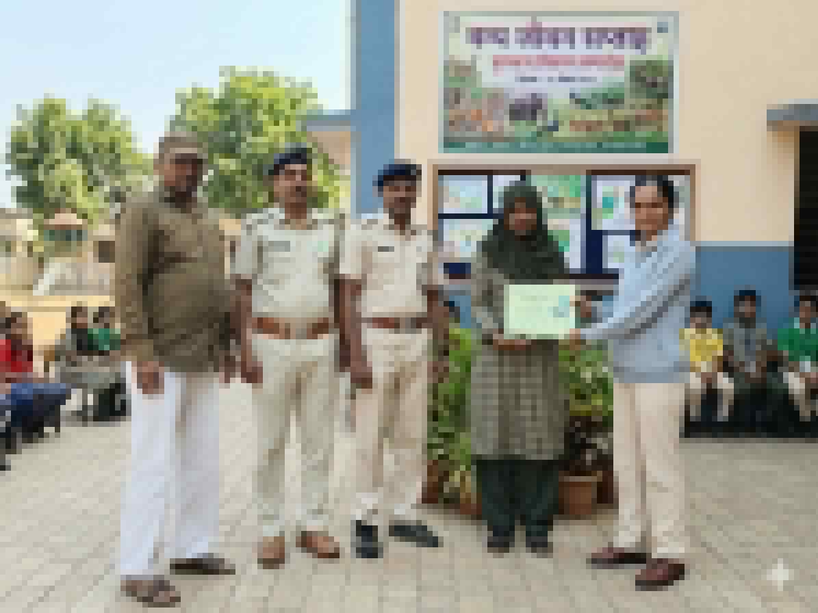 Success of Urdu High School students in competitions