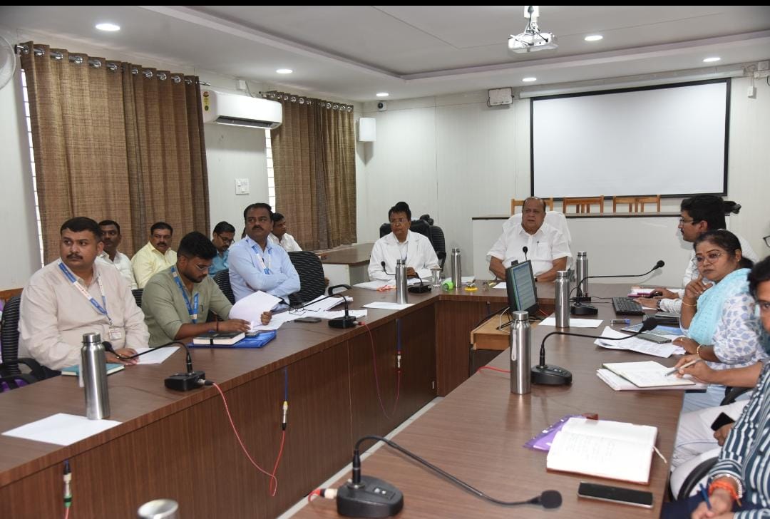 Complete the work on the medical college