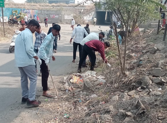 SMACK ITI students conduct cleanliness drive in Shiroli industrial area