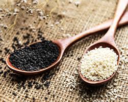 There are many benefits of eating a spoonful of sesame seeds