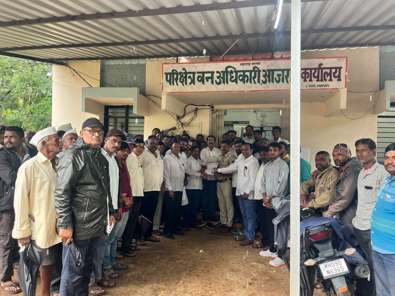 Villagers of Madilge submit a memorandum to the Ajara Forest Department