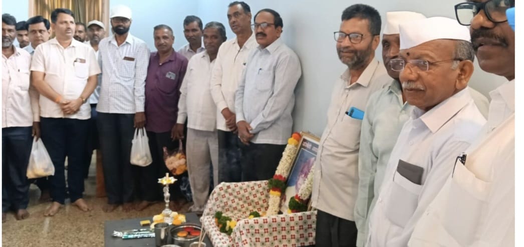 Tributes paid to Rajarambapu Desai on his 18th death anniversary