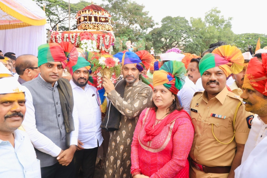 Dignitaries attend immersion procession of Ichalkaranjit Shri