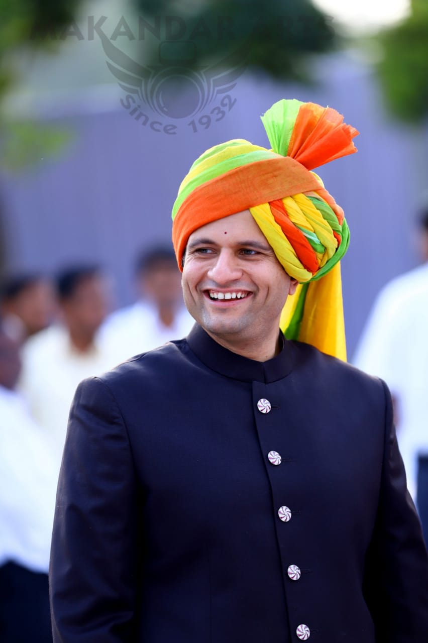 Students should choose a career according to their interests