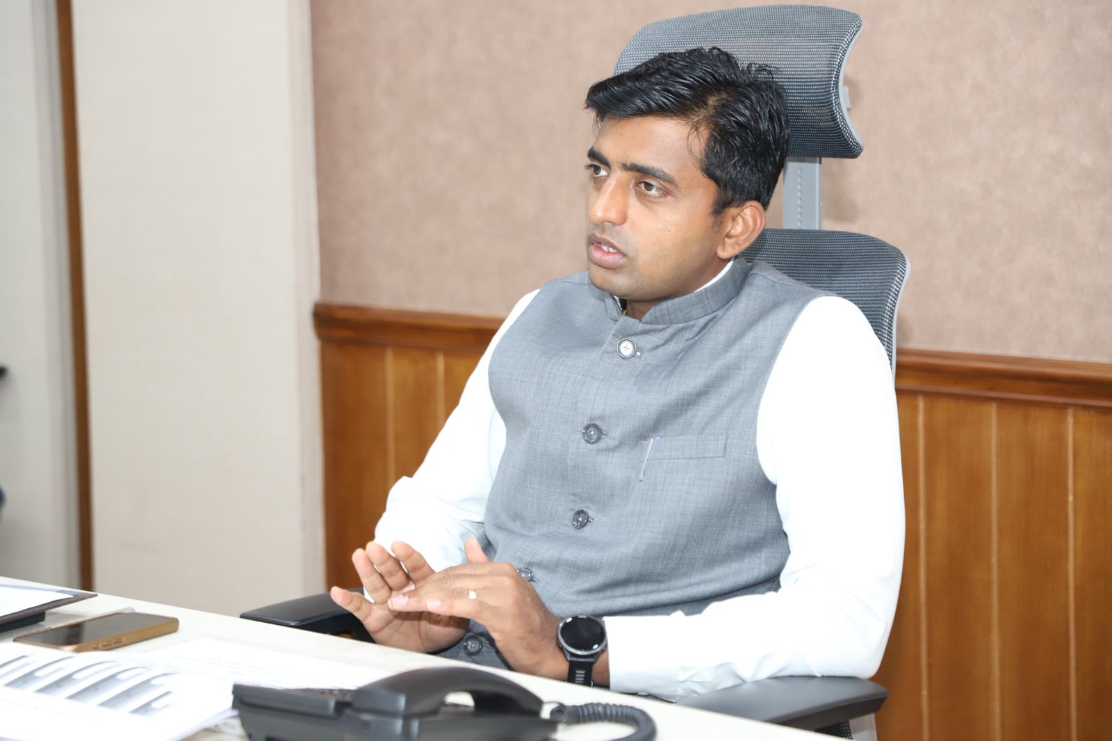 My Kolhapur Give priority to a leprosy