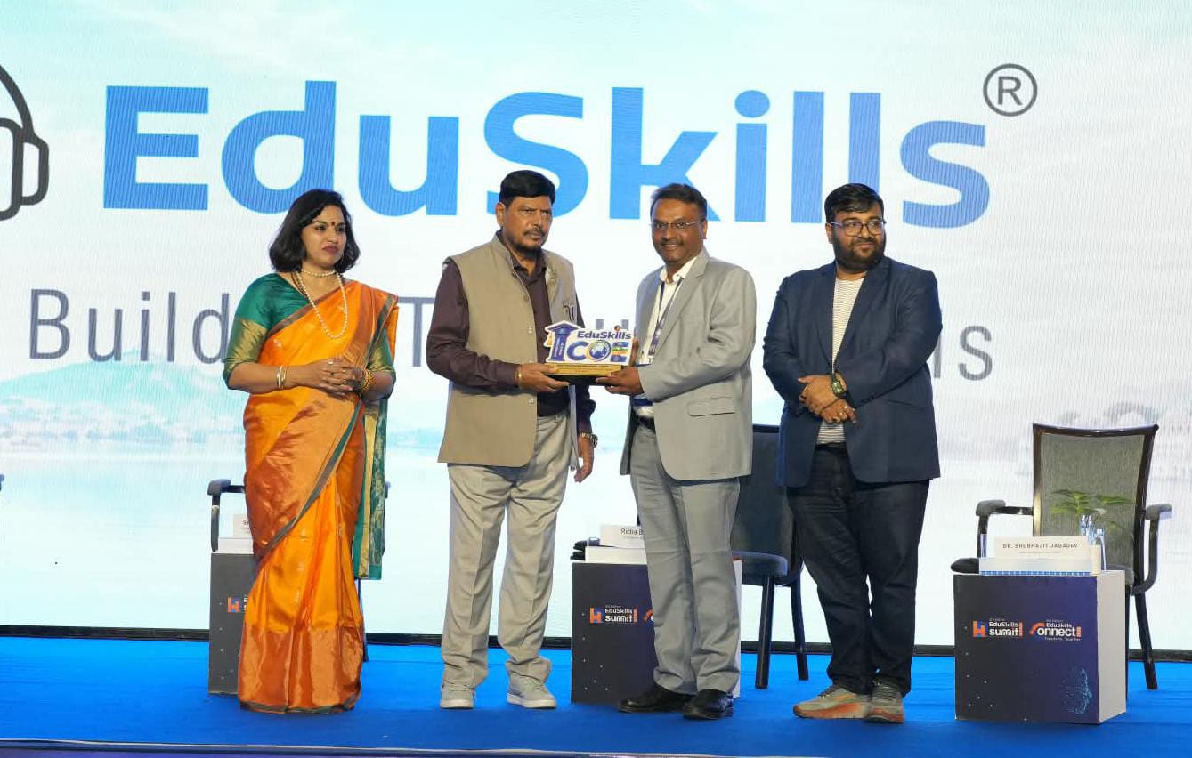 D Y Patil Deemed University Receives