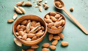 These are the side effects that can happen if you also eat too many almonds for good health