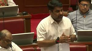 Satej Patil questions corruption in insurance scheme
