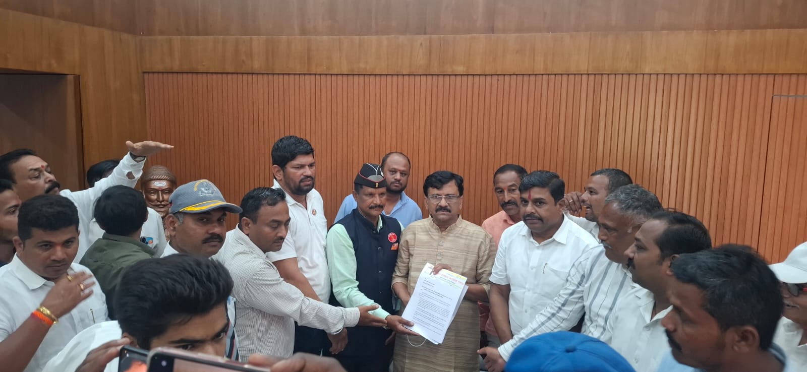 Ex servicemen and farmers approach MP Raut regarding
