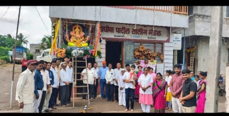 Grand free health camp at Rukadi on the occasion of Ganeshotsav