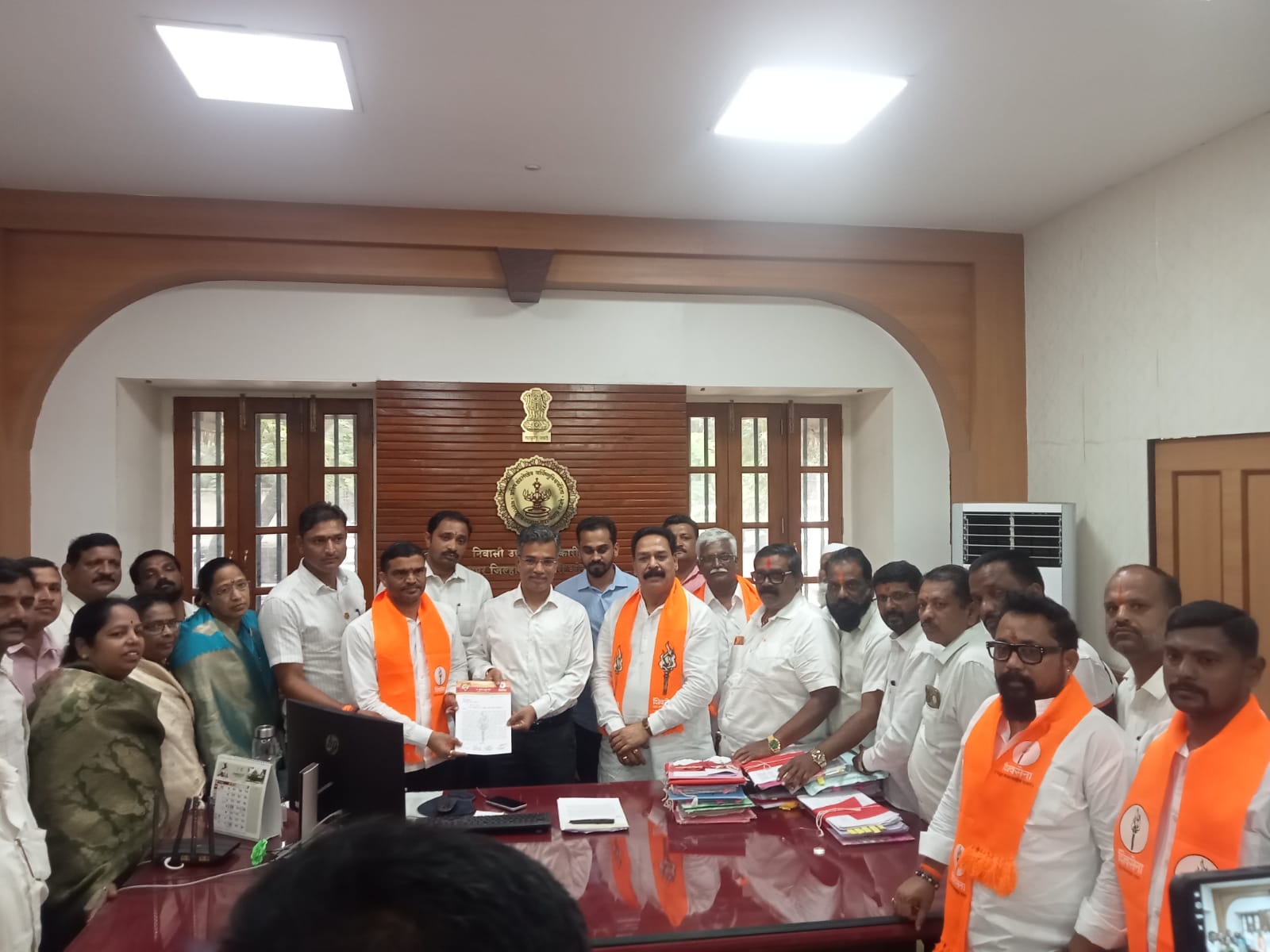 Shiv Sena District Chief Prof aSunil Shintre