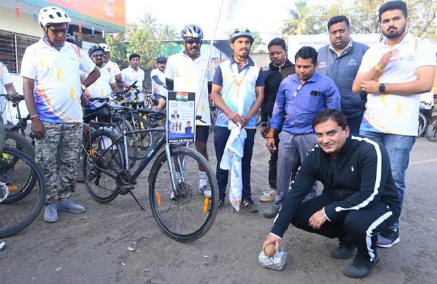 75 km rally of 75 cyclists