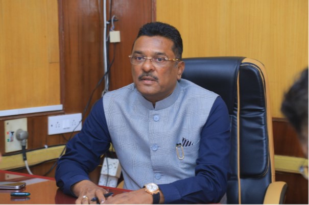 Stop illegal passenger traffic  Transport Minister Pratap Sarnaik instructs the Transport Department