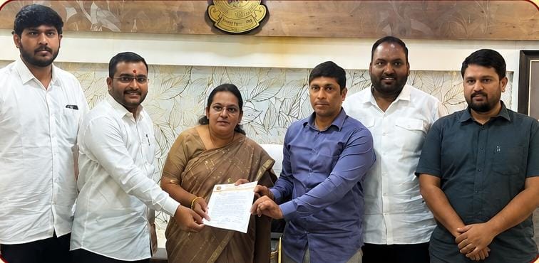 Members demand that President Shilpa Khot withdraw