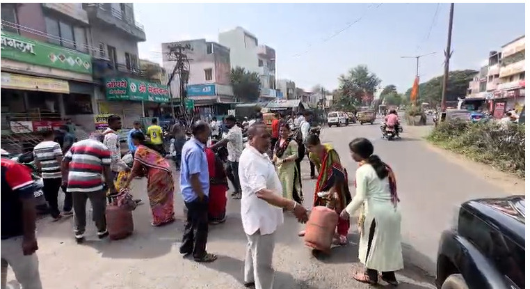 Gas supply smooth due to MLA Rajesh Kshirsagar