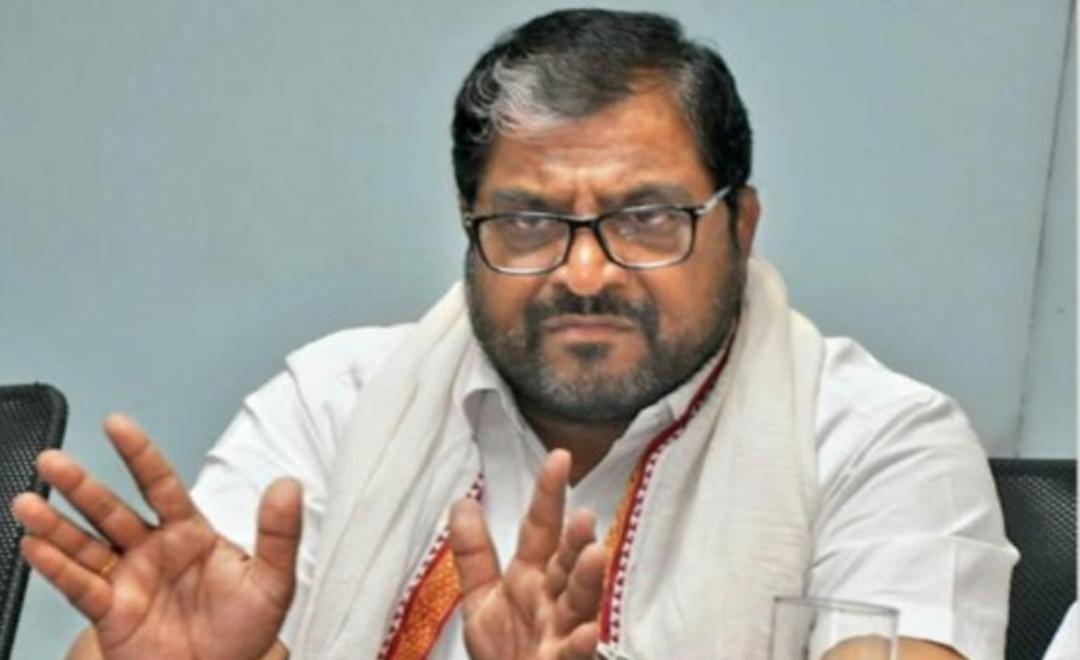 Ahilydevi holkar raju shetti